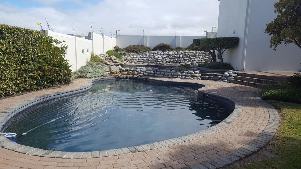 Whale View Self Catering Apartment Hermanus Luaran gambar